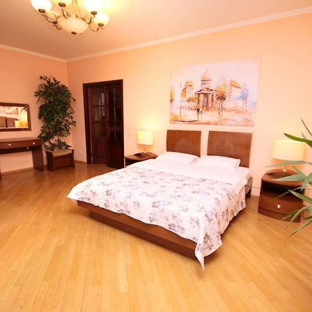 Inn Home Apartments - Livoberezhna Київ Екстер'єр фото