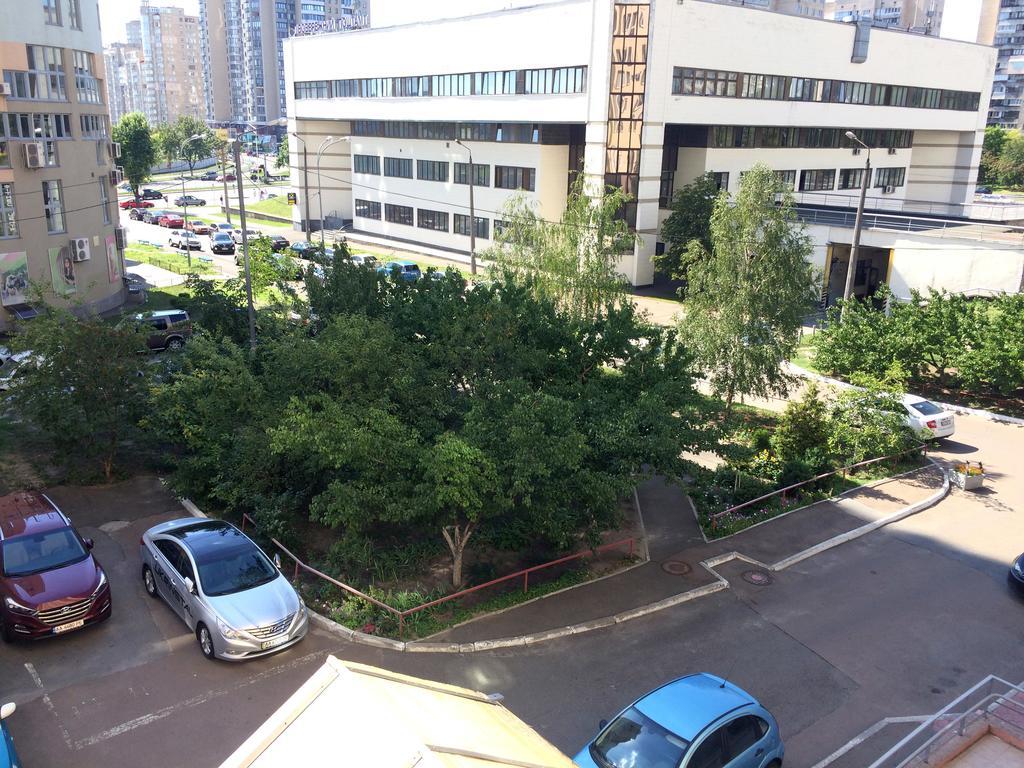 Inn Home Apartments - Livoberezhna Київ Екстер'єр фото