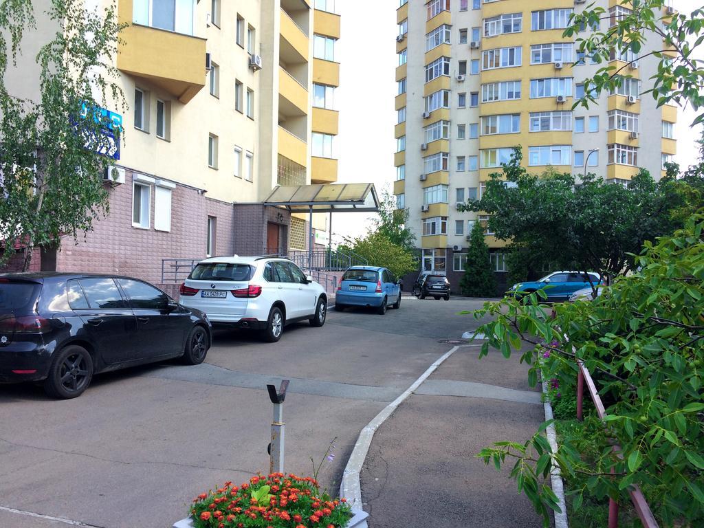 Inn Home Apartments - Livoberezhna Київ Екстер'єр фото