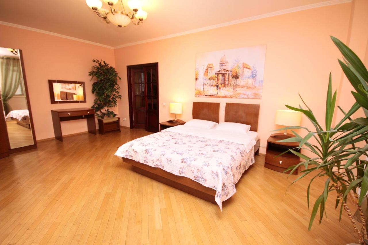 Inn Home Apartments - Livoberezhna Київ Екстер'єр фото