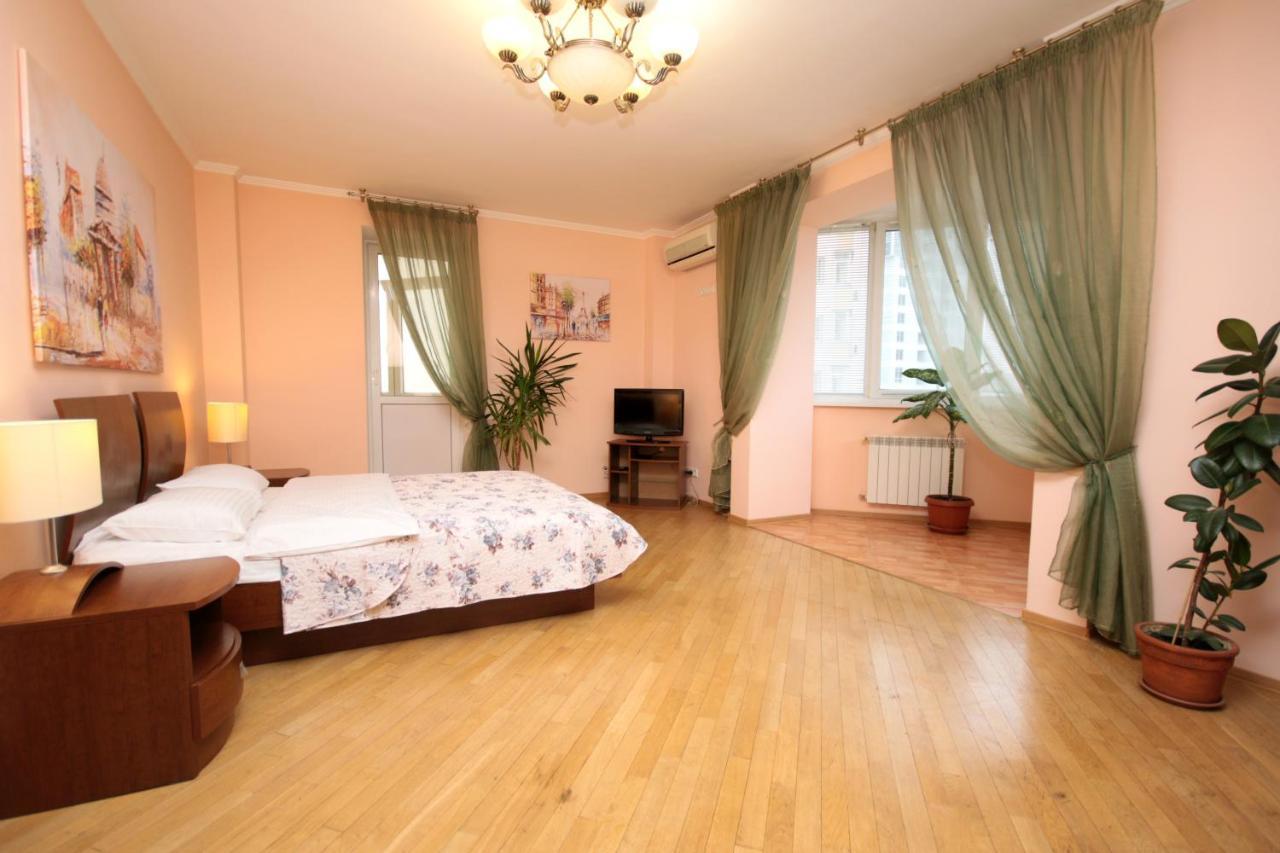 Inn Home Apartments - Livoberezhna Київ Екстер'єр фото
